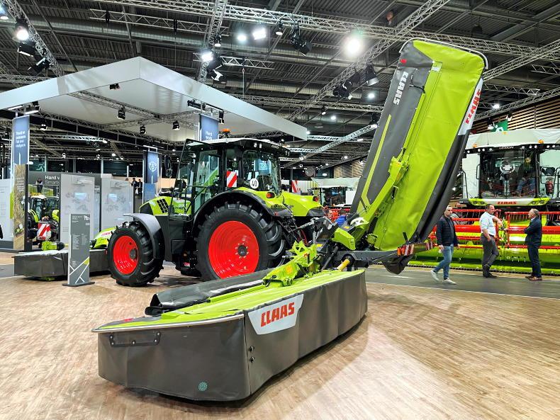 SIMA 2022: Claas showcases Disco 1010 plain butterfly mower - 09